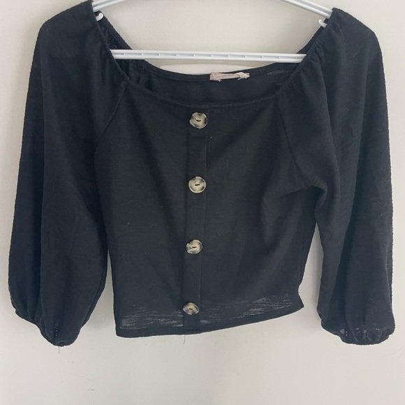 Crop button down top. So flattering!! - Picture 1 of 2